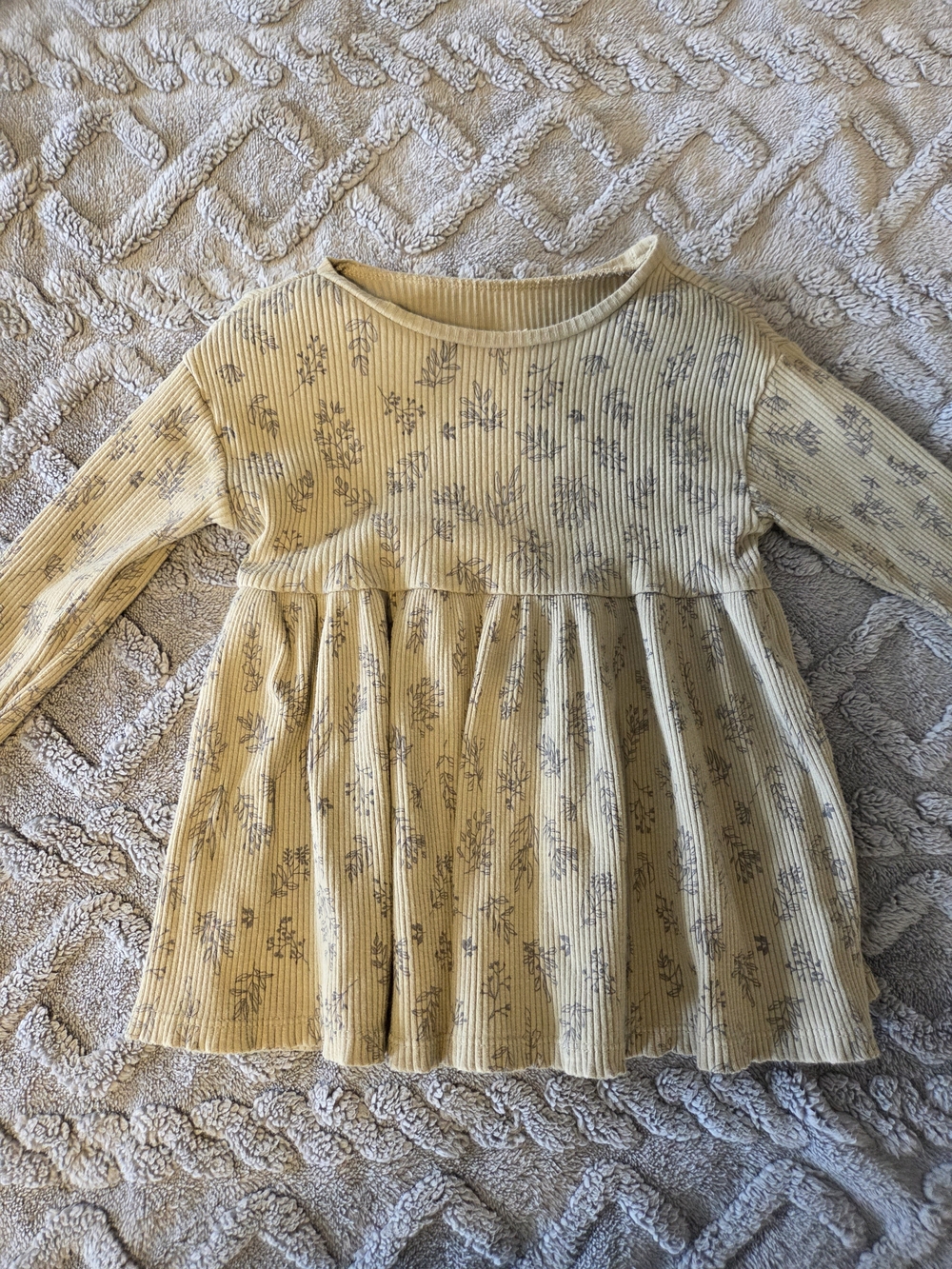 Easy Peasy 4T Girls Olive Green Floral Long-Sleeve Peplum Top, NWOT